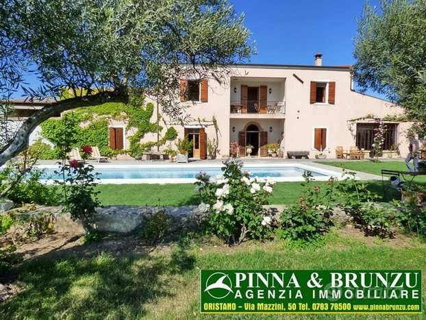casa indipendente in vendita ad Oristano