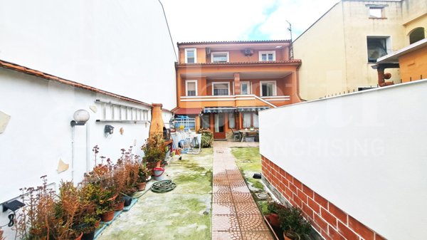 casa indipendente in vendita ad Oristano in zona Nuraxinieddu