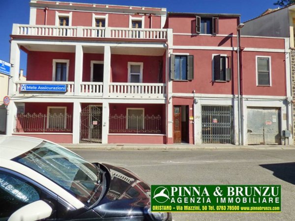 appartamento in vendita ad Oristano in zona Centro storico