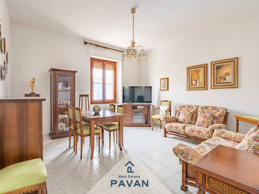 appartamento in vendita ad Oristano in zona Centro storico