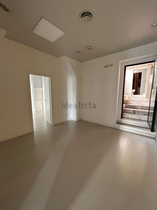 locale commerciale in vendita ad Oristano