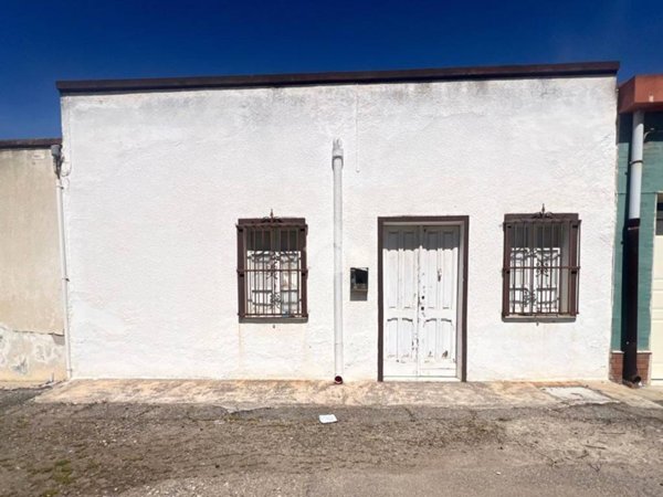 casa indipendente in vendita ad Oristano in zona Centro storico