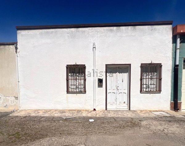 casa indipendente in vendita ad Oristano in zona Centro storico