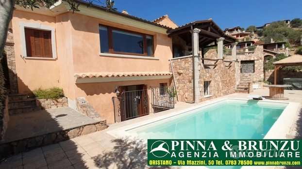 casa indipendente in vendita ad Oristano