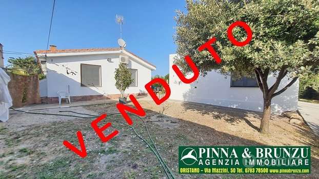 casa indipendente in vendita ad Oristano