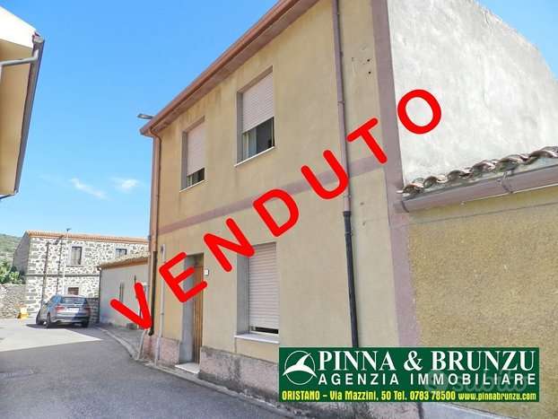 casa indipendente in vendita ad Oristano