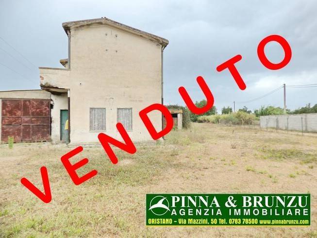 casa indipendente in vendita ad Oristano