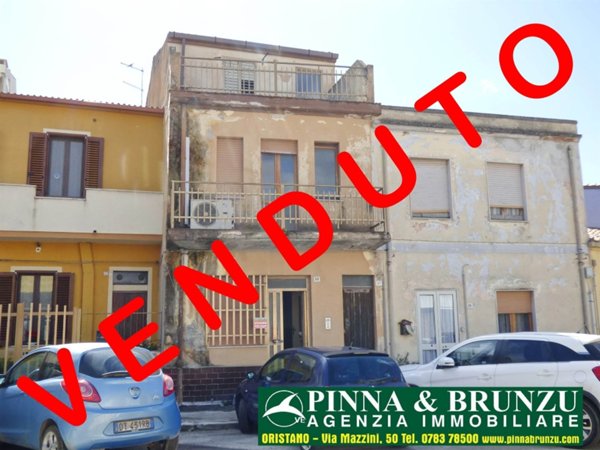 casa indipendente in vendita ad Oristano in zona Centro storico