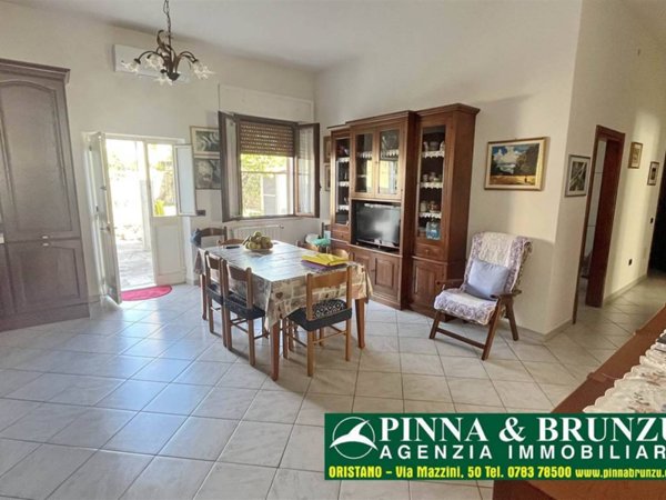 casa indipendente in vendita ad Oristano in zona Donigala