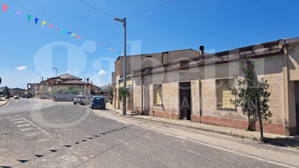 casa indipendente in vendita ad Oristano in zona Centro storico