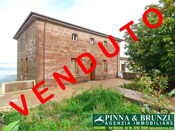 casa indipendente in vendita ad Oristano