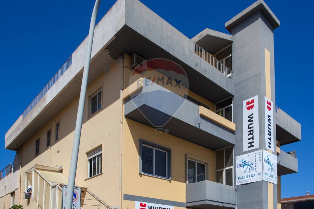 locale commerciale in vendita ad Oristano