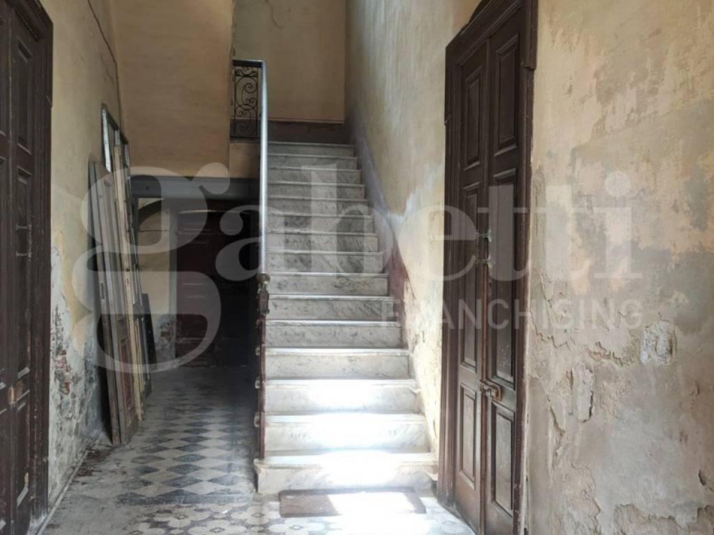 intera palazzina in vendita ad Oristano