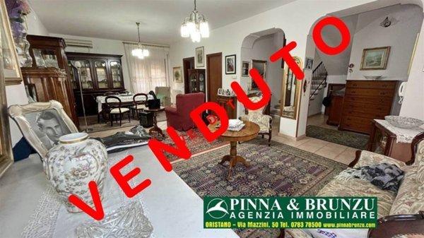 casa indipendente in vendita ad Oristano in zona Centro storico