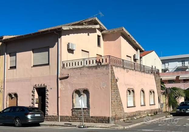 casa indipendente in vendita ad Oristano