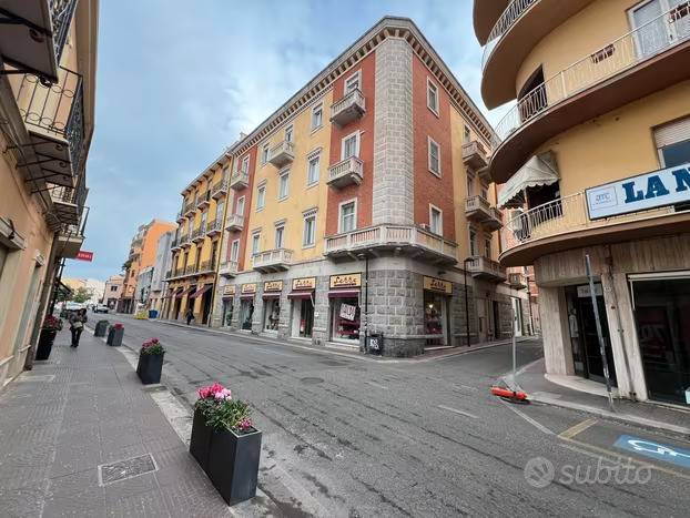 appartamento in vendita ad Oristano in zona Centro storico