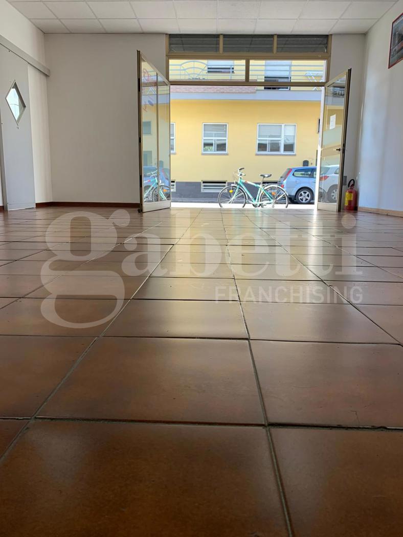 negozio in vendita ad Oristano
