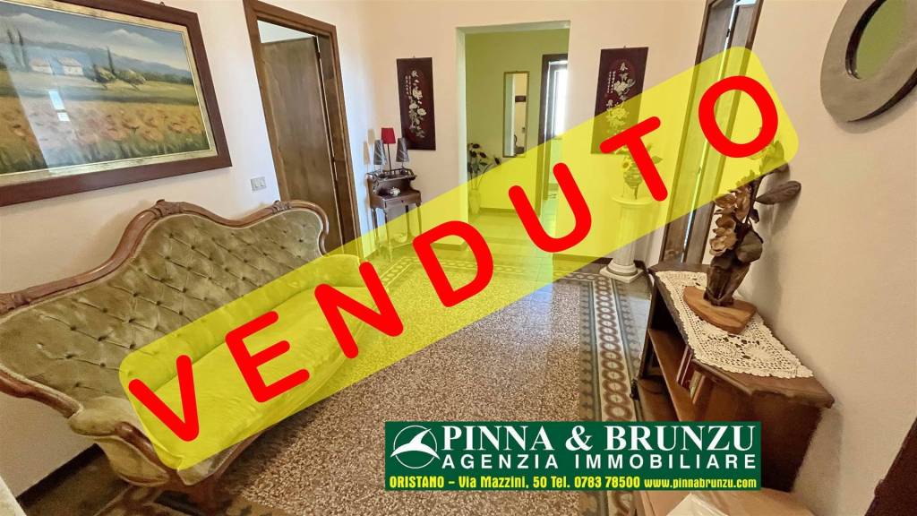 appartamento in vendita ad Oristano in zona Centro storico