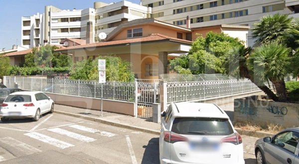 casa indipendente in vendita ad Oristano in zona Centro storico