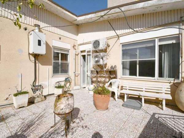 casa indipendente in vendita ad Oristano in zona Centro storico