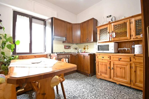 casa indipendente in vendita ad Oristano in zona Centro storico