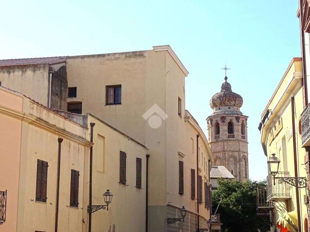 casa indipendente in vendita ad Oristano in zona Centro storico