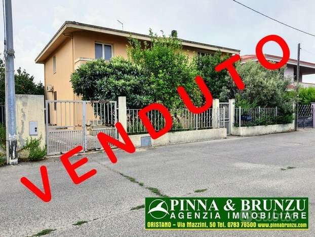 casa indipendente in vendita ad Oristano