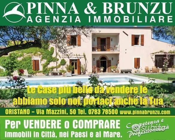 casa indipendente in vendita ad Oristano in zona Centro storico