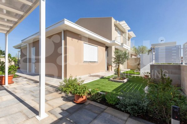 casa indipendente in vendita ad Oristano