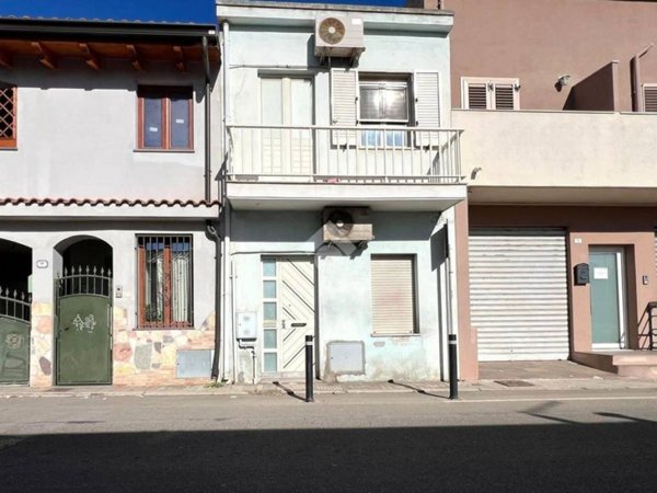 casa indipendente in vendita ad Oristano in zona Centro storico