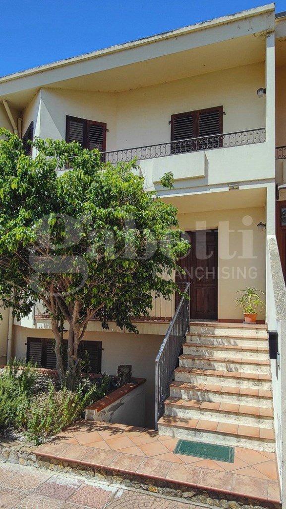 casa indipendente in vendita ad Oristano