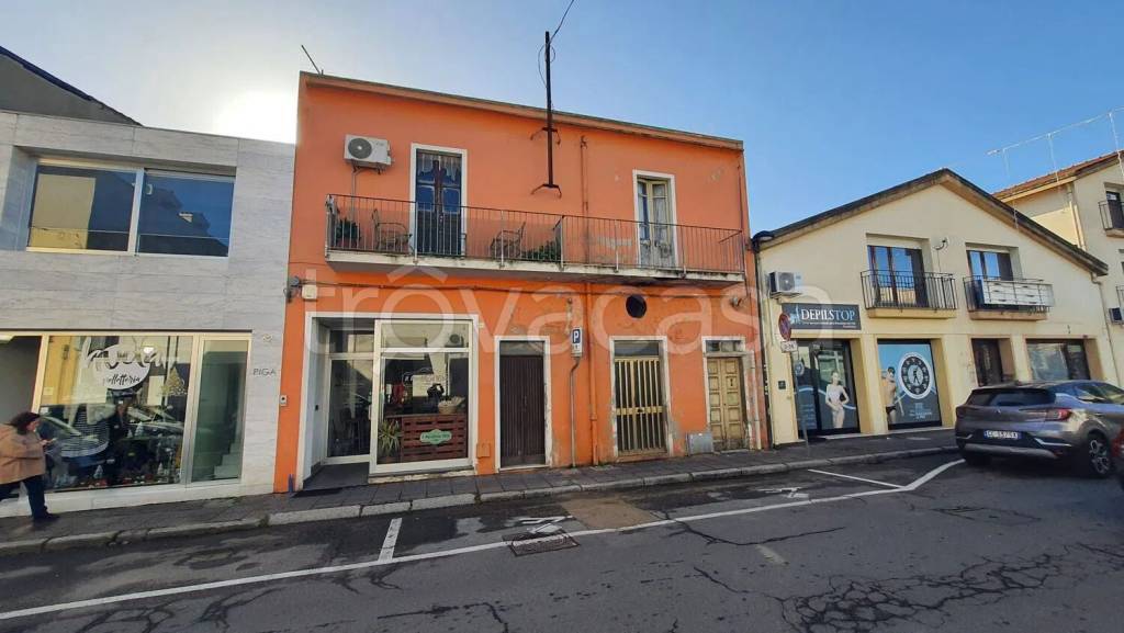 casa indipendente in vendita ad Oristano in zona Centro storico
