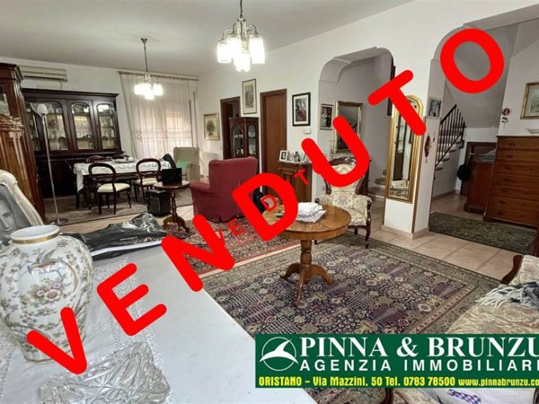 casa indipendente in vendita ad Oristano in zona Centro storico