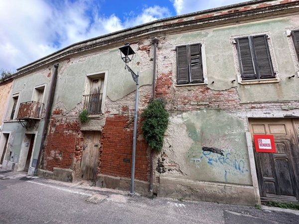 appartamento in vendita ad Oristano in zona Centro storico