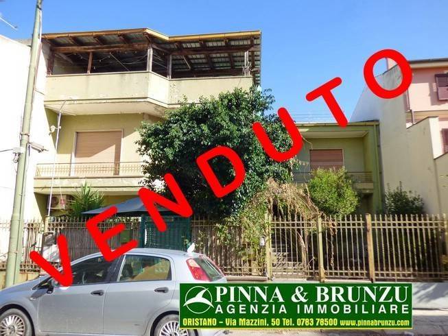 casa indipendente in vendita ad Oristano