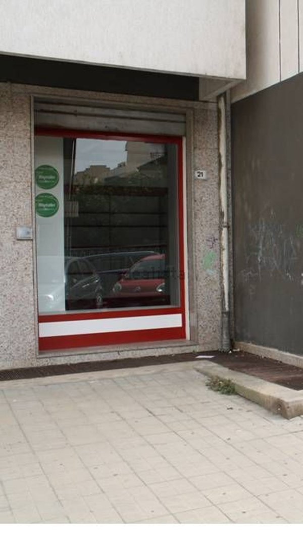 locale commerciale in vendita ad Oristano