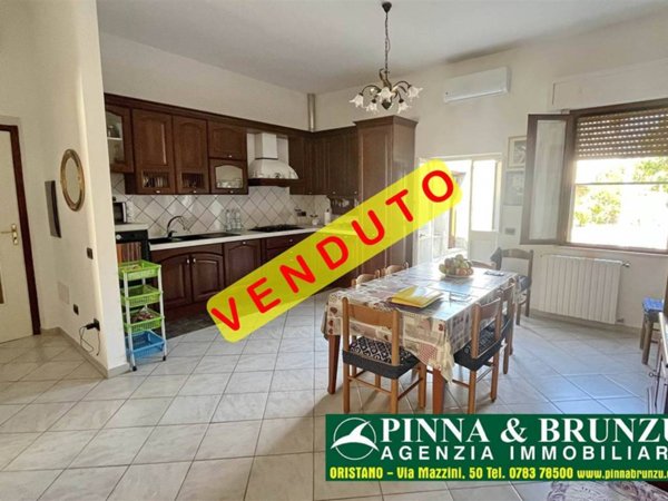 casa indipendente in vendita ad Oristano in zona Donigala