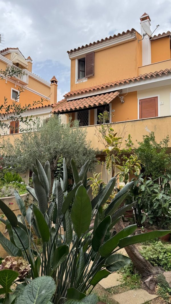 appartamento in vendita ad Oristano in zona Donigala