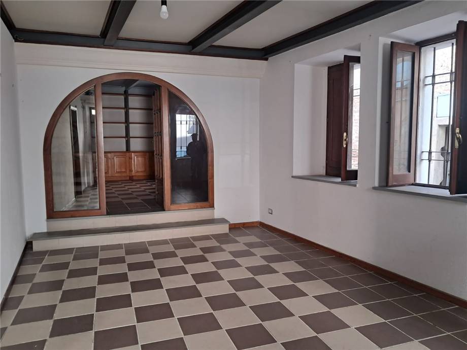 casa indipendente in vendita ad Oristano in zona Centro storico