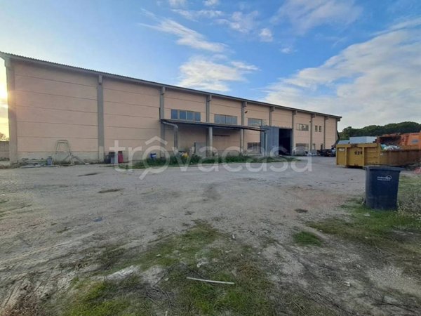 locale commerciale in vendita ad Oristano