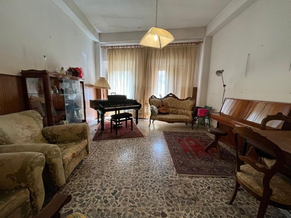 casa indipendente in vendita ad Oristano in zona Centro storico