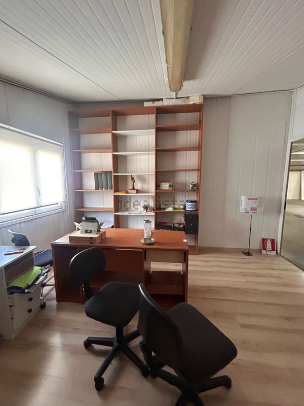 locale di sgombero in vendita ad Oristano in zona Donigala