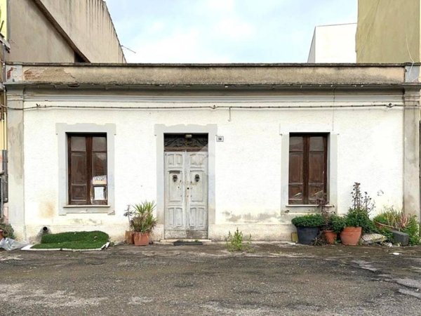 casa indipendente in vendita ad Oristano