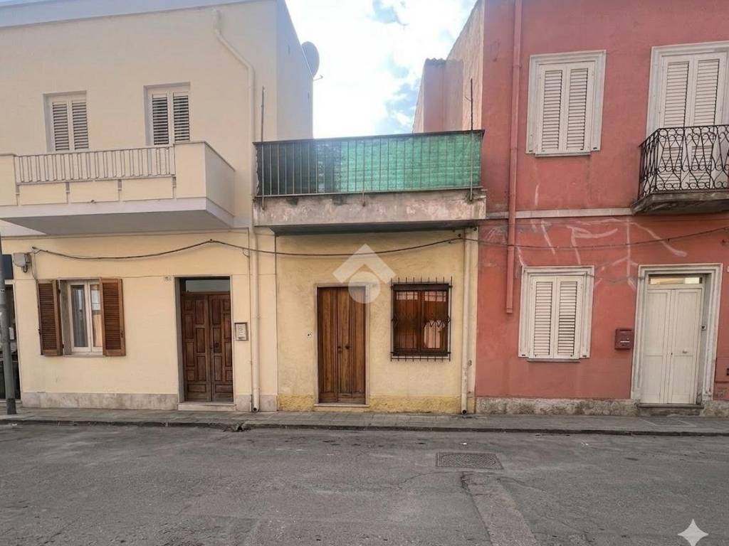 casa indipendente in vendita ad Oristano in zona Centro storico