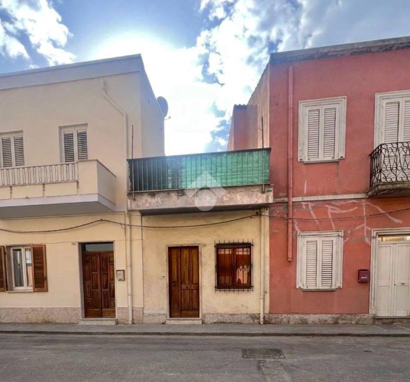 casa indipendente in vendita ad Oristano in zona Centro storico