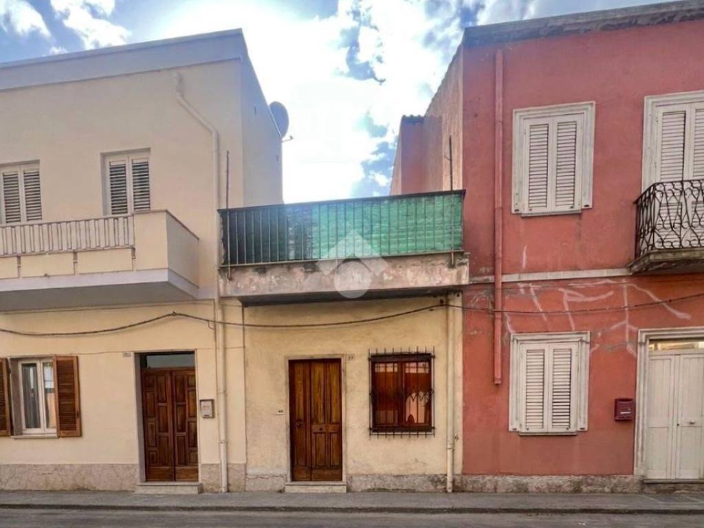 casa indipendente in vendita ad Oristano in zona Centro storico