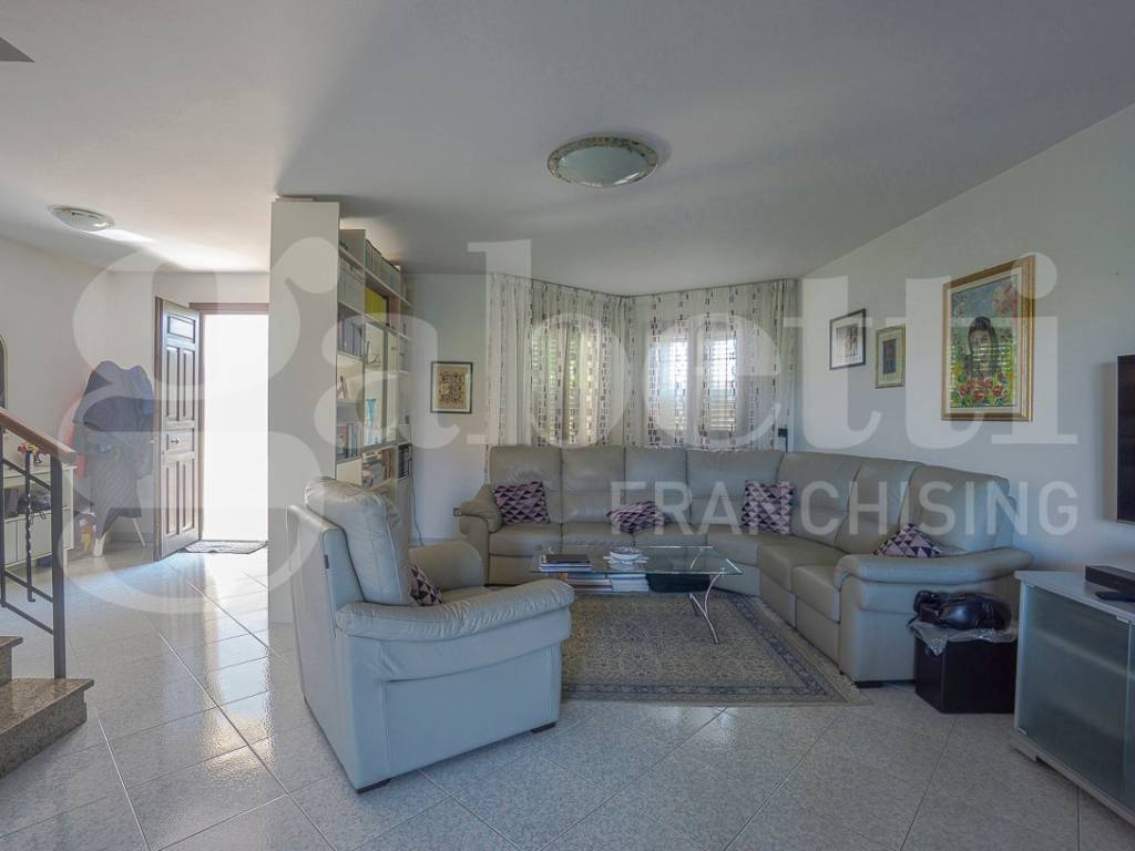 casa indipendente in vendita ad Oristano