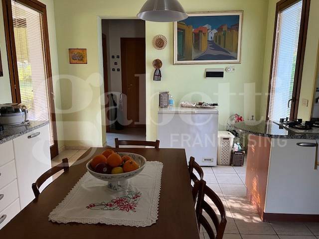 casa indipendente in vendita ad Oristano in zona Donigala
