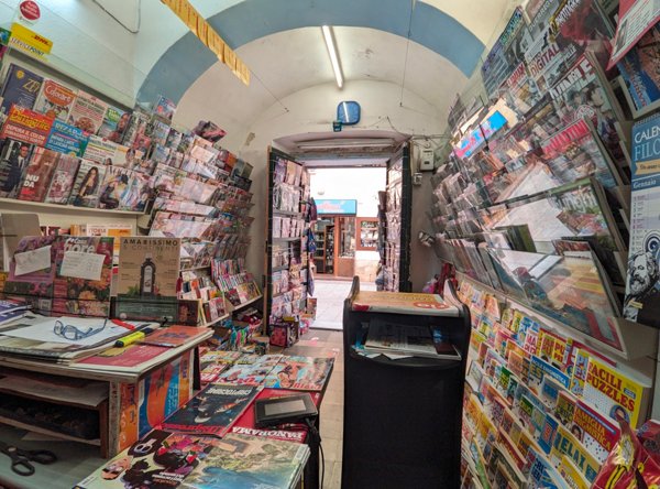 negozio in vendita ad Oristano in zona Centro storico