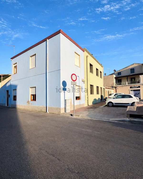 casa indipendente in vendita ad Oristano in zona Centro storico